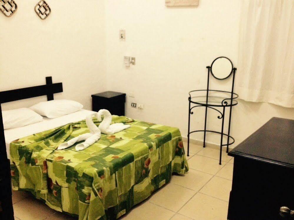 Hostal Charlys Tulum Exteriör bild