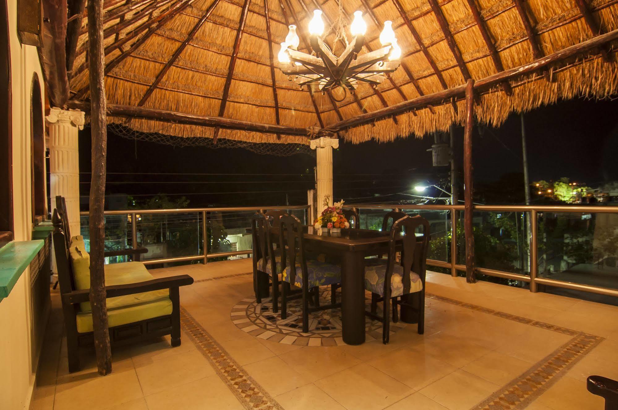 Hostal Charlys Tulum Exteriör bild