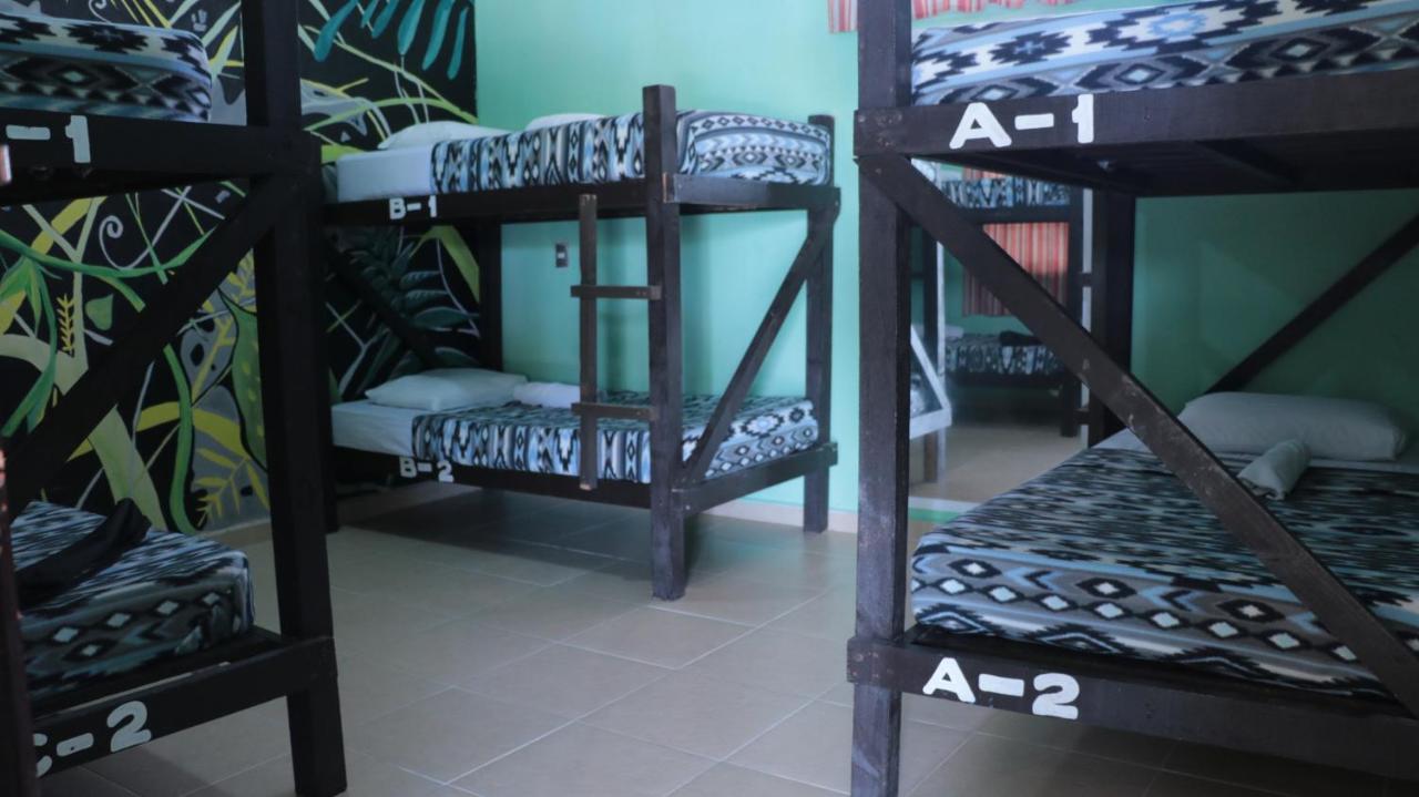 Hostal Charlys Tulum Exteriör bild